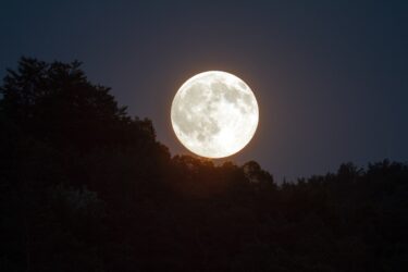 十五夜の満月イメージ